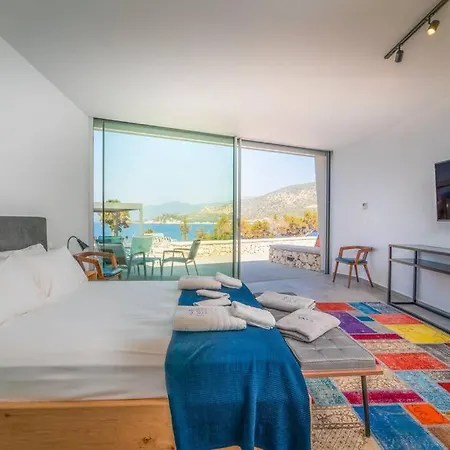 Vilă Yana With Direct Sea Access, Large Pool & Heated Jacuzzi